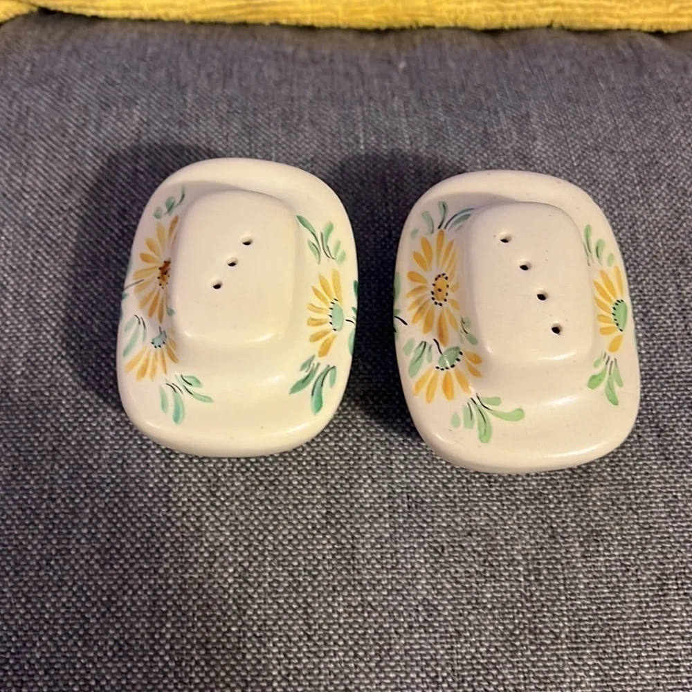 Rare Vintage Floral Salt & Pepper Shakers Yellow Daisy Shakers 5